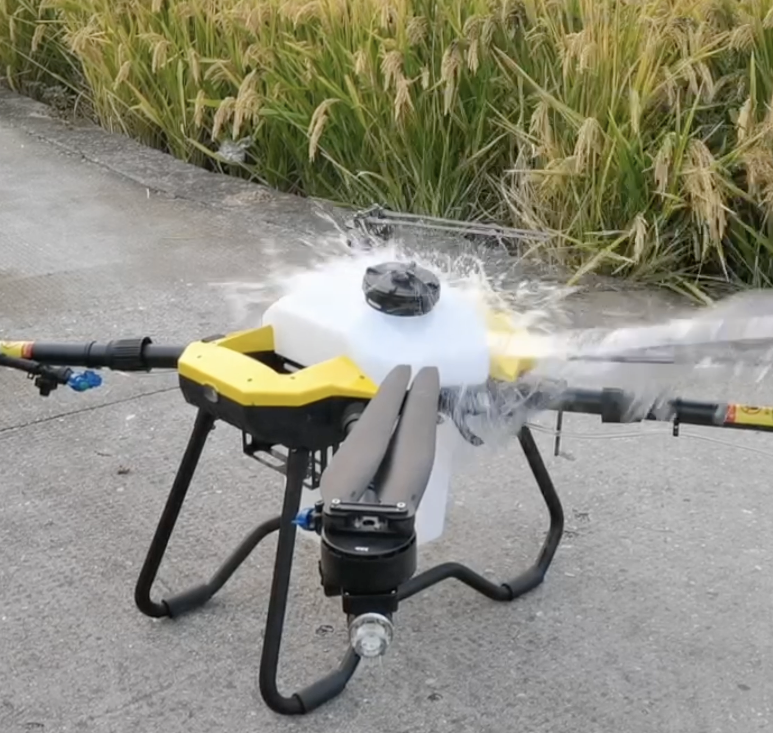 ST60 30L (7.93 gal) Agricultural Drone